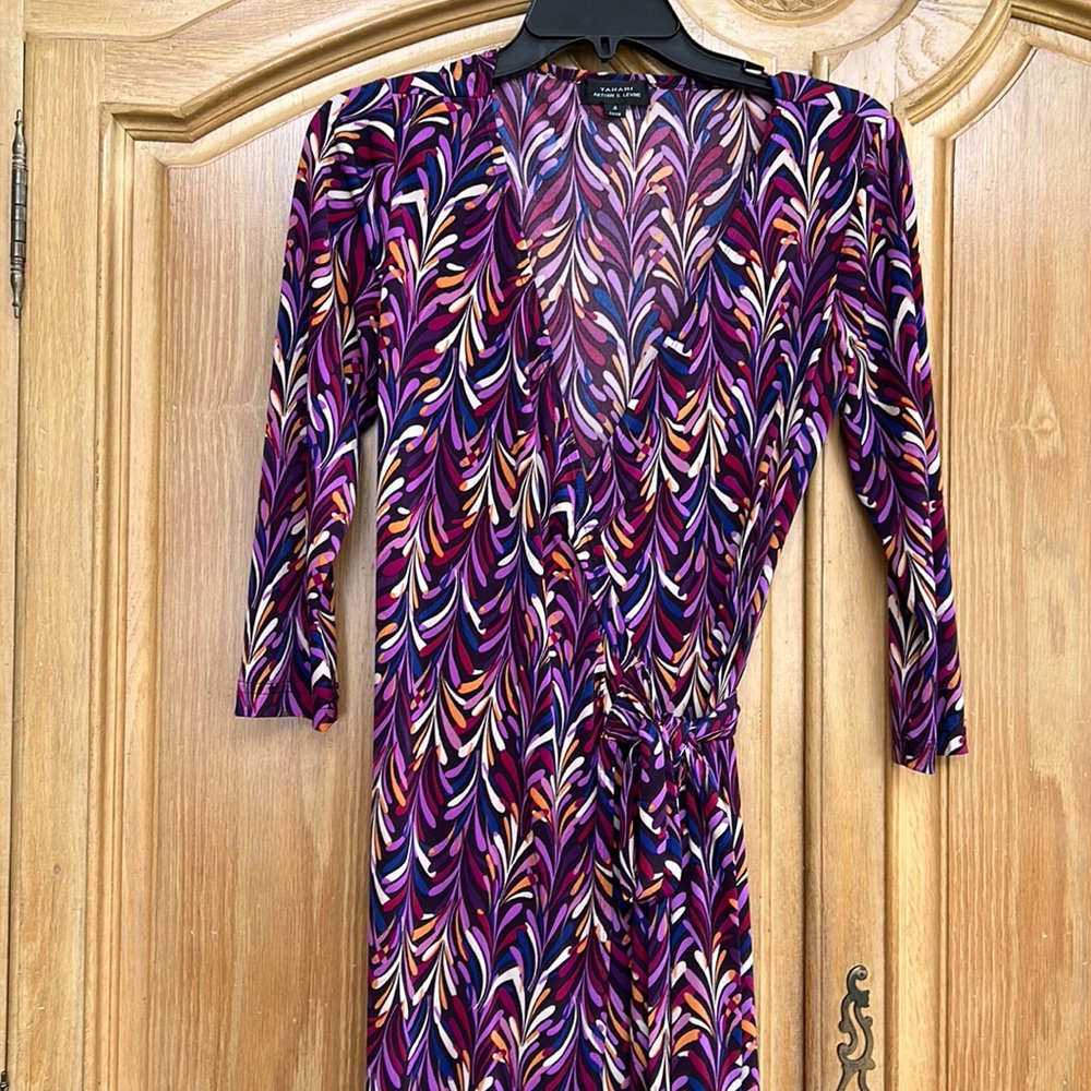 Multicolor TAHARI by Arthur S Levine Size 4 Wrap Dress with 3/4 Sleeve